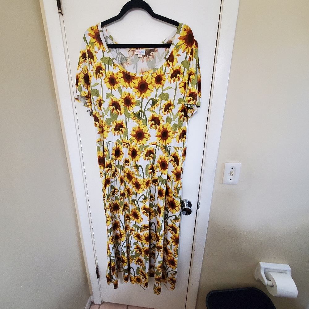 3xl Lularoe Sunflower Riley dress (no pockets)